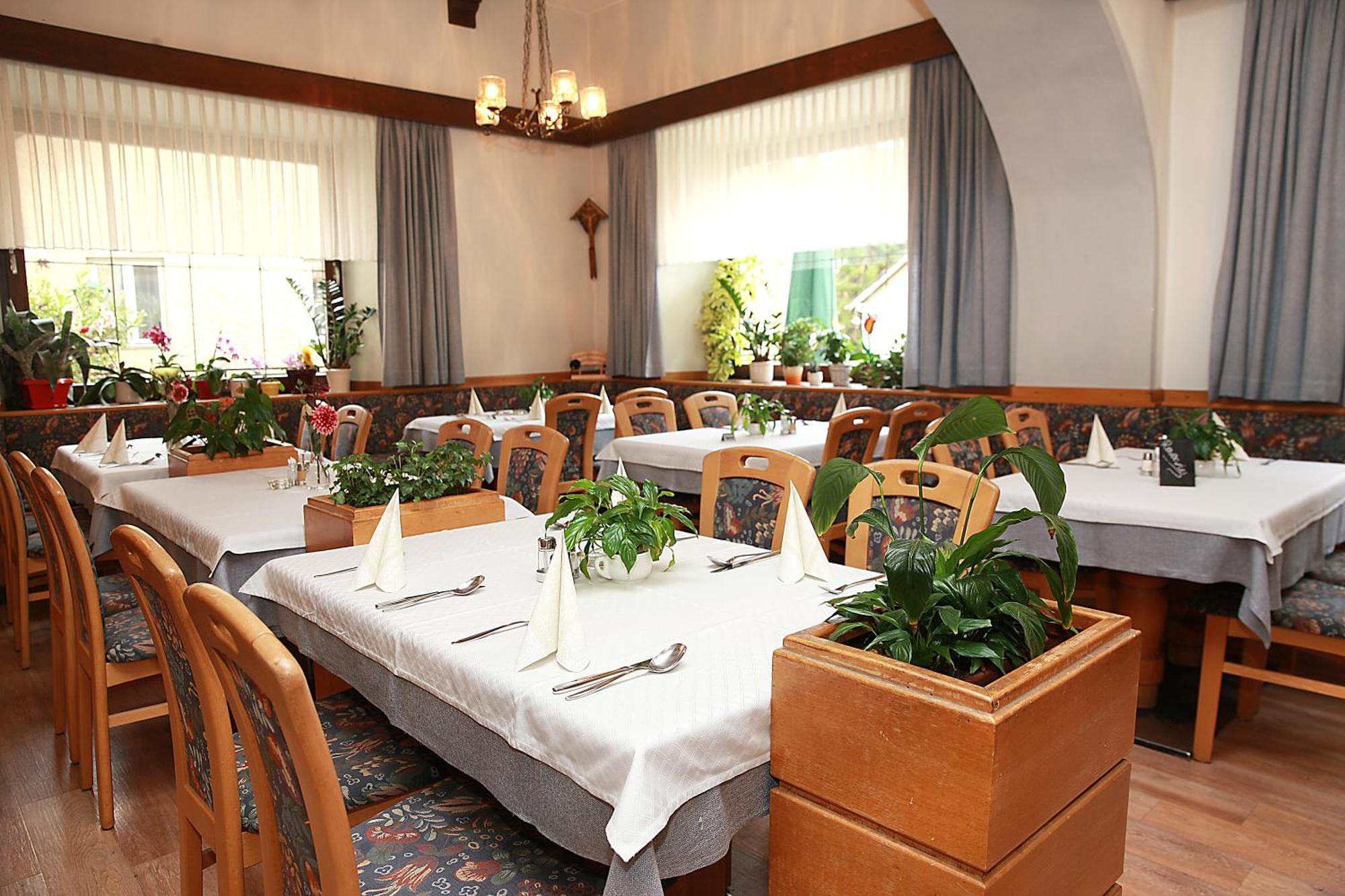 Inn Gasthof-fleischerei Engl *