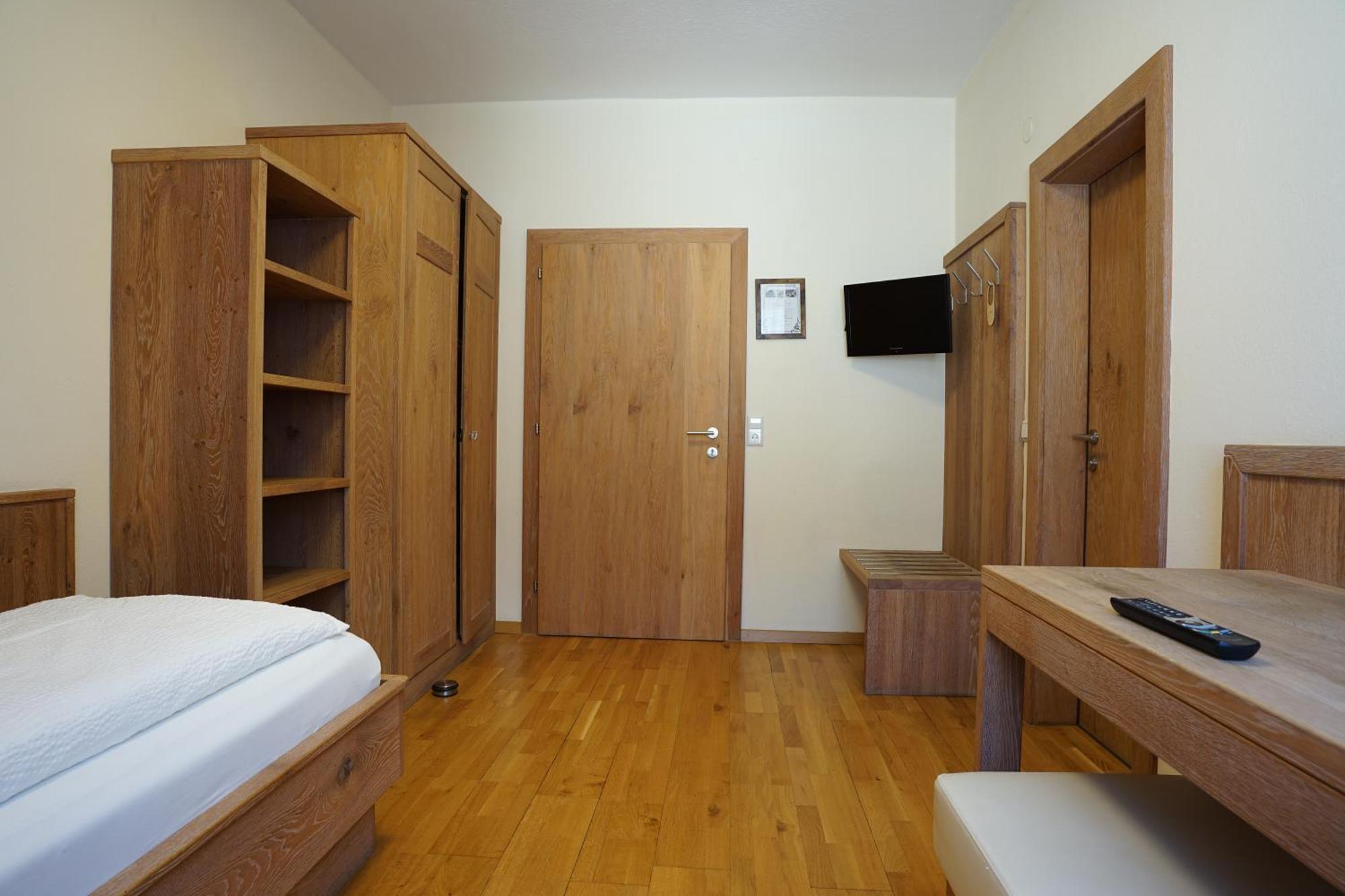 Inn Gasthof-fleischerei Engl *