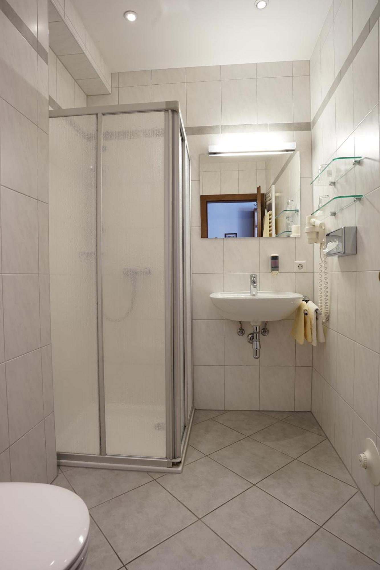 Inn Gasthof-fleischerei Engl *