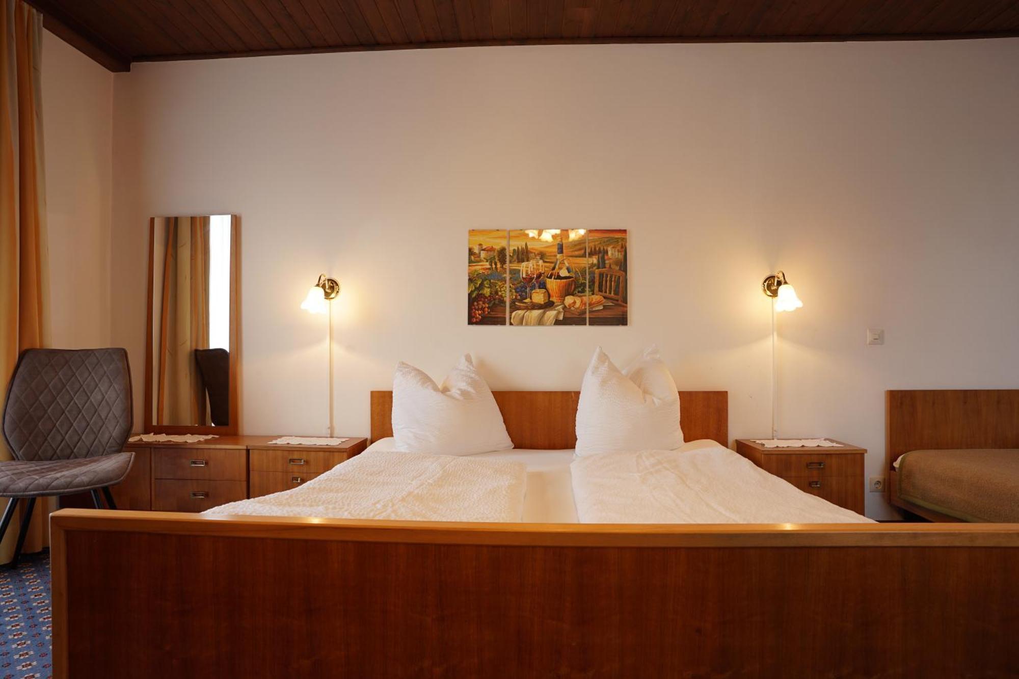 Gasthof-fleischerei Engl Inn *